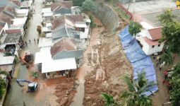 Kementerian PUPR Bantu Penanganan Longsor dan Banjir Kali Ciputat Tangsel - JPNN.com
