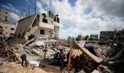 Palestina Lepas Balon Api, Israel Bombardir Kamp Hamas dan Tegaskan Siap Perang Lagi - JPNN.com