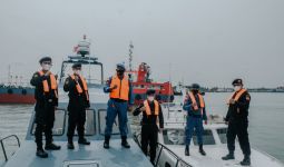 Menjaga Perairan NKRI, Bea Cukai Gelar Operasi Laut Gabungan - JPNN.com