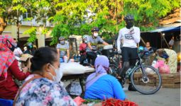 Pak Ganjar Keliling Pasar, Tegur Warga yang Langgar Protokol Kesehatan - JPNN.com