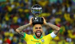 Sudah 38 Tahun, Dani Alves Tetap Dibutuhkan Brasil di Olimpiade Tokyo 2020 - JPNN.com