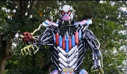 Unik dan Kreatif, Satlantas Polres Kendari Ubah Knalpot Sitaan jadi Robot Transformer - JPNN.com