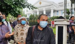 Datangi MA, Tim Kuasa Hukum Habib Rizieq Minta Pembatalan Penahanan - JPNN.com