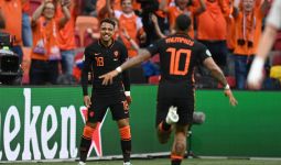 EURO 2020: Frank De Boer Kebingungan Cari Pendamping Memphis Depay - JPNN.com
