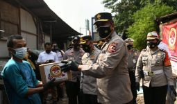 Terima Sembako Polri, Komunitas Pemulung: Mudah-mudahan Berkelanjutan - JPNN.com