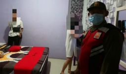 Wanita Tanpa Busana Itu Punya 18 Kondom, Sang Pria Ada di Balik Selimut Putih - JPNN.com