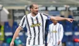 Ditinggal Giorgio Chiellini, Juventus Incar Bek Rival - JPNN.com