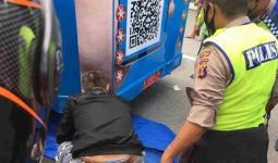 Tabrak Bus Pariwisata, Pengendara Terlempar Masuk Kolong, Innalillahi - JPNN.com