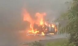 Mobil Ini Terbakar di Kawasan Hutan Lindung, Pemiliknya Masih Misterius - JPNN.com