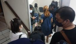 8 Orang Sedang Bersama Terapis Pijat saat PPKM Darurat, Ya Ampun - JPNN.com