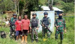 TNI Gelar Karya Bakti di Distrik Minage Kabupaten Tolikara - JPNN.com