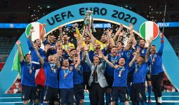UEFA Rilis 11 Pemain Terbaik Euro 2020 - JPNN.com