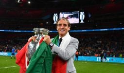 Roberto Mancini Meminta Italia Lupakan Euforia Juara EURO 2020 - JPNN.com