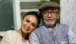 Ayah Meninggal, Yuni Shara Terkenang Kejadian 19 Hari Lalu - JPNN.com