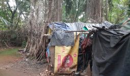 Pasutri Tinggal di Gubuk di Hutan Kota Kawasan Tol Jagorawi - JPNN.com