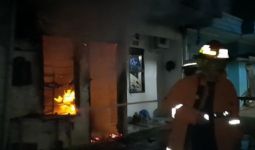 Sebuah Rumah dan Motor di dekat TPU Pondok Ranggon Ludes Terbakar - JPNN.com