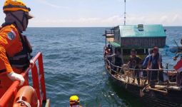 Kapal Tenggelam di Kalbar, 1 ABK Ditemukan dalam Keadaan Selamat - JPNN.com