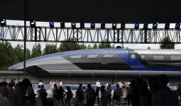Resmi Beroperasi, Kereta Maglev Buatan China Ini Diklaim Tercepat di Dunia - JPNN.com