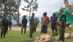 Prajurit Satgas Yonif RK 751/VJS Laksanakan Salat Iduladha 1442 H di Pegunungan Tengah Papua - JPNN.com