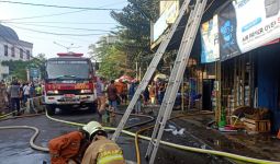 Kebakaran di Duren Sawit Jakarta Timur, 7 Ruko Hangus - JPNN.com
