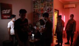 Kafe di Bekasi Nekat Buka Meski Sudah Berulang Kali Diimbau, Polisi Terpaksa Lakukan Ini - JPNN.com