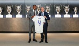 Resmi Diperkenalkan Real Madrid, David Alaba Kenakan Nomor Peninggalan Sergio Ramos - JPNN.com