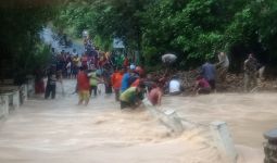 Banjir di Cilacap, Seperti Ini Dahsyatnya - JPNN.com