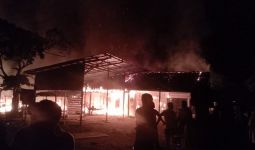 Hendak Menuju Lokasi Kebakaran, Mobil Damkar Masuk Jurang - JPNN.com