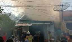 Kebakaran Hanguskan Rumah di Jakpus, Kerugiannya Miliaran Rupiah - JPNN.com
