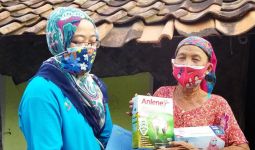 Lansia Gigih asal Bekasi Kini Masuk Program Atensi, Nenek Aton: Terima Kasih Bu Menteri - JPNN.com