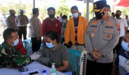 Kontribusi TNI dan Polri dalam Program Vaksinasi Layak Diapresiasi - JPNN.com