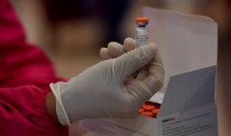 Stok Vaksin COVID-19 Menipis, Bamsoet Ingatkan Kemenkes - JPNN.com