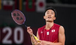 Tersingkir Terlalu Cepat di Olimpiade Tokyo, Kento Momota Sampaikan Permintaan Maaf - JPNN.com