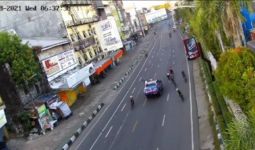 Mobil Pejabat Tabrak Pesepeda dan Kabur, Videonya Viral, Begini Jadinya - JPNN.com