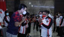 Menpora Amali Sambut Langsung Kedatangan Kloter Terakhir Atlet Indonesia - JPNN.com
