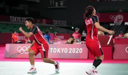 Fantastis! Greysia/Apriyani Bawa Pulang Emas Olimpiade Tokyo, Raket Lawan Sampai Melengkung - JPNN.com