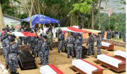 TNI AL Pindahkan Makam Para Pahlawan Korban Pembantaian Penjajah Belanda - JPNN.com