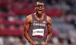 Andre De Grasse Raih Medali Emas Nomor Lari 200 Meter Olimpiade Tokyo 2020 - JPNN.com