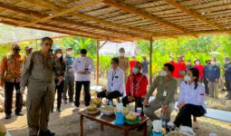 Kunjungi Petani di Kubu Raya, Wamentan: Kami Datang Memberi Kepastian - JPNN.com