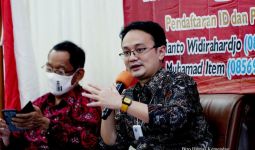 Lihat, Wamendag Jerry Sambuaga Pakai Jam Tangan Buatan Anak Bandung - JPNN.com