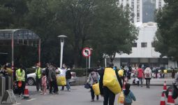 Wuhan Dilanda Kepanikan, Warga Serbu Pusat Perbelanjaan dan Timbun Makanan - JPNN.com