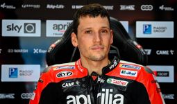 Lorenzo Savadori Menggila di Atas Trek Basah FP2 MotoGP Styria - JPNN.com