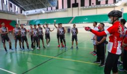 Pak Ganjar Beri Semangat untuk Para Atlet Jateng, Lihat yang Dilakukannya - JPNN.com