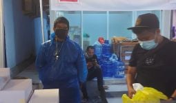 Pemilik Warung Makan Tempuh 70 KM Demi Membantu Warga Isoman, 2 Kali Sehari - JPNN.com
