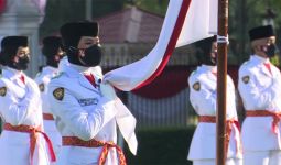 Putri dari Jawa Barat Akan Turunkan Bendera Merah Putih - JPNN.com