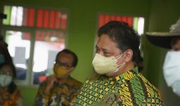 Kebut Vaksinasi di Lampung, Menko Airlangga Siapkan 1,5 Juta Dosis Vaksin - JPNN.com