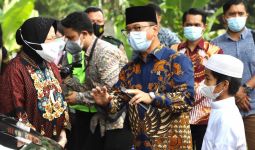 Jenguk Anak Yatim Piatu Korban Pandemi Covid-19, Bu Risma Bawa Kabar Baik - JPNN.com