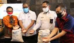 Kemensos, Bulog, dan PT Pos Indonesia Pacu Koordinasi, Bantuan Beras PPKM Tahap Dua Siap Meluncur - JPNN.com