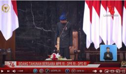 Sidang Tahunan MPR RI, Jokowi Pilih Pakaian Khas Badui, Ma'ruf Amin Pakai Khas Suku Mandar - JPNN.com