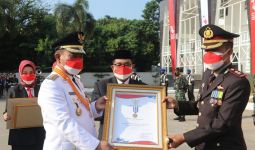 Aktif dalam Penanganan Covid-19, Kapolres Cirebon Kota Dapat Penghargaan - JPNN.com